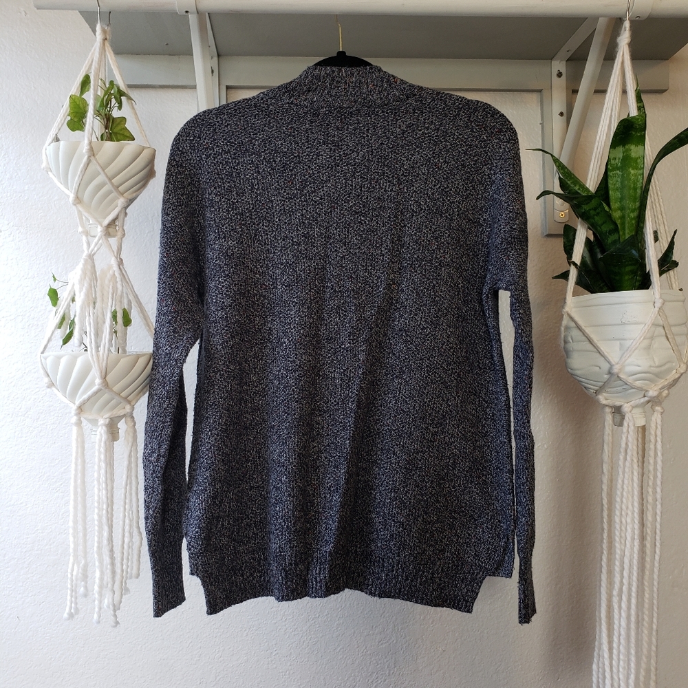 Its got Pockets. - Picture 3 of 3